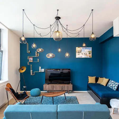 Les Camuches De La Banque